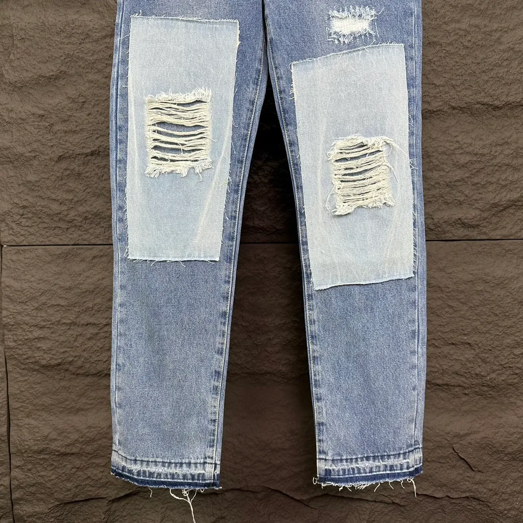 P310 GALLERY DEPT. 2025 new heavy-duty ripped patch washed jeans 🔥High version🔥High version🔥Top ceiling quality Styles with different washed textures are very friendly to people with thin legs and thick legs. The straight version is very flattering to the leg shape. Moderate length that never goes out of style, easy to match with casually, basic styling for various styles, a must-have in the wardrobe! The fabric is stiff but also makes the upper body soft without losing texture. The washing process is even more perfect. It is a must-have item for everyone! ! ! Washed wheat, tag, pants label, three labels complete Color: washed blue Size: 30, 31, 32, 33